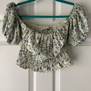 A&F Floral Off-Shoulder cropped Top